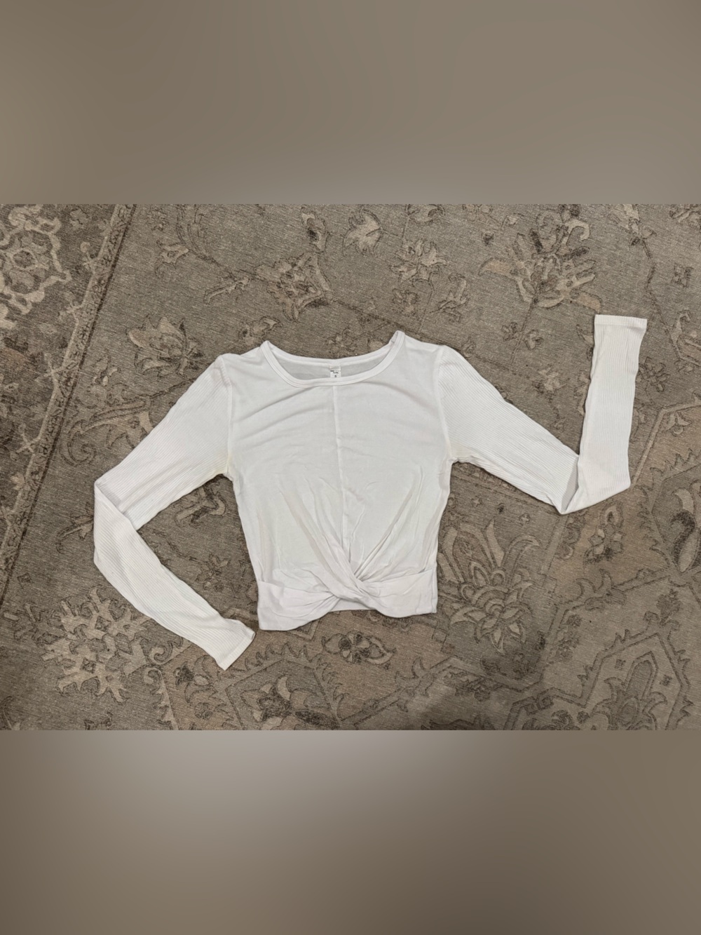 ALO Yoga White Twist-Front Long-Sleeve Top